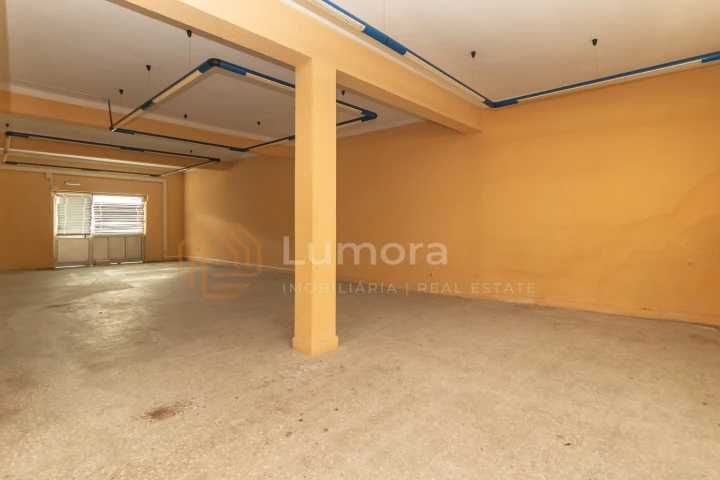 Arrenda-se garagem de 90m2