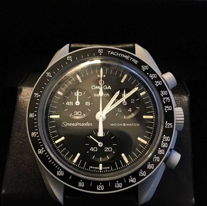 Omega x Swatch SO33M100 Moon - Black Friday -50% Rabatu