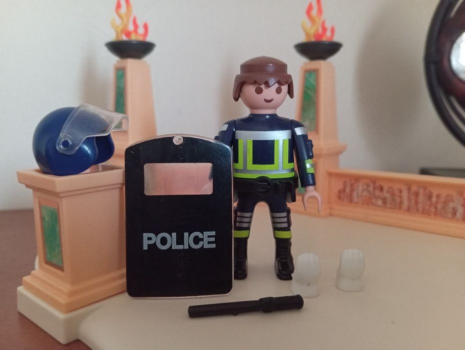 Playmobil - agente do corpo de Intervenção