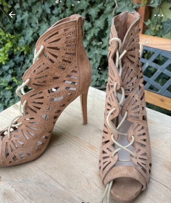 Sandałki na szpilce 37 DeeZee