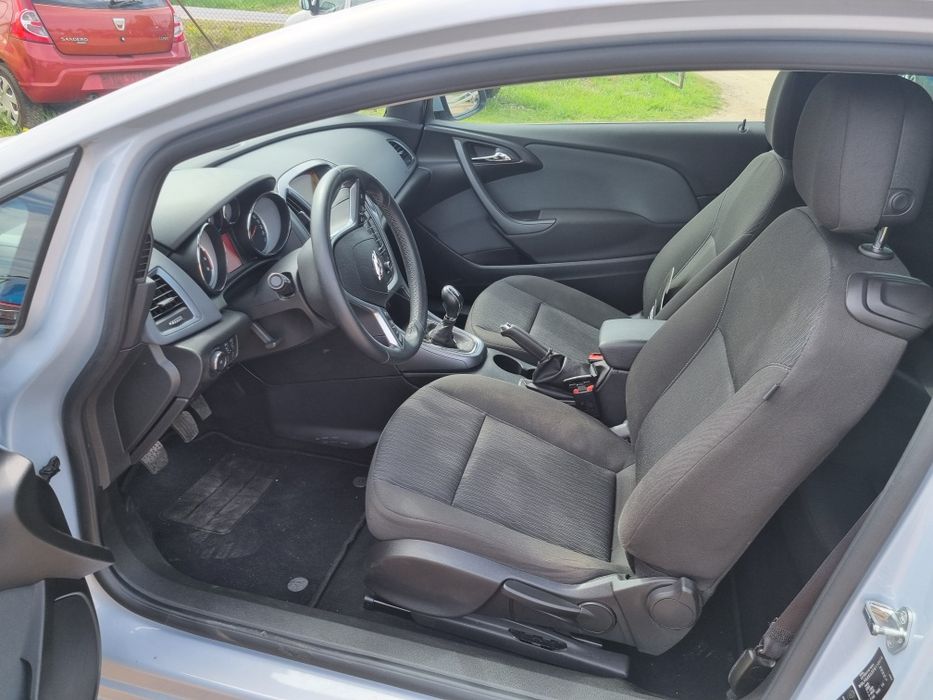 Astra gtc 1.4 benzyna .