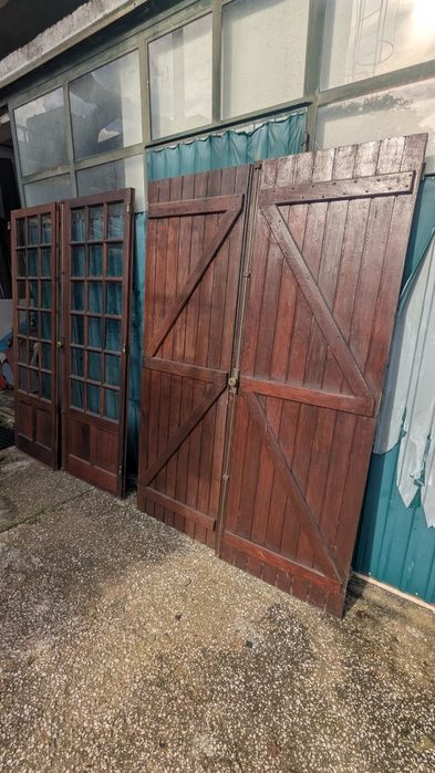 Janelas em madeira maciça de kambala