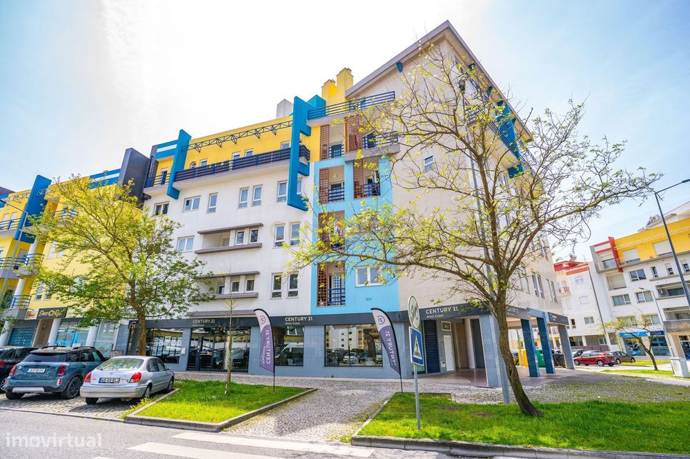 Apartamento T2 | 4º andar | Elevador | Parqueamento | Caldas da Rainha — Caldas Da Rainha - Santo Onofre E Serra Do Bouro, Leiria