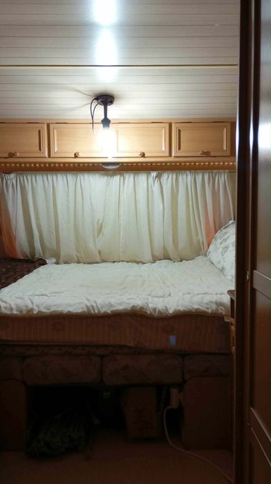 Caravana c estrutura exterior