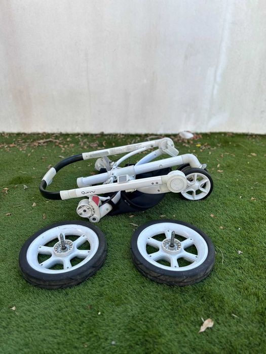 Carrinho de bebé Quinny completo + Ovo da Bébé Confort