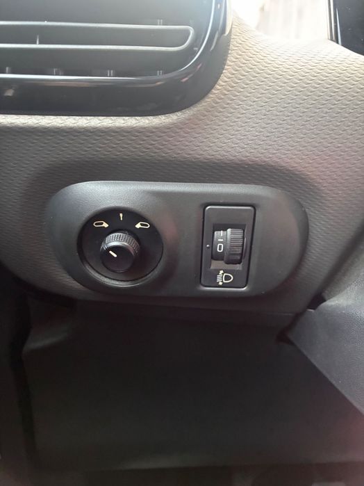 Citroën C4 Cactus 1.2 PureTech Feel — photo 2