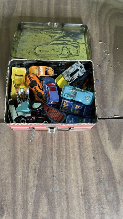 Машинки hot  wheels іграшки