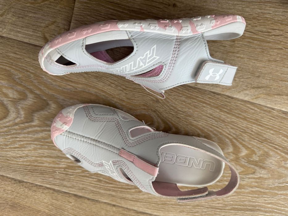 Босоніжки кросівки сандалі Under Armour