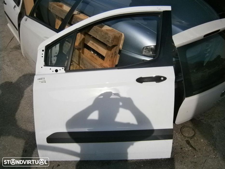 Porta frente esquerda Ford Courier