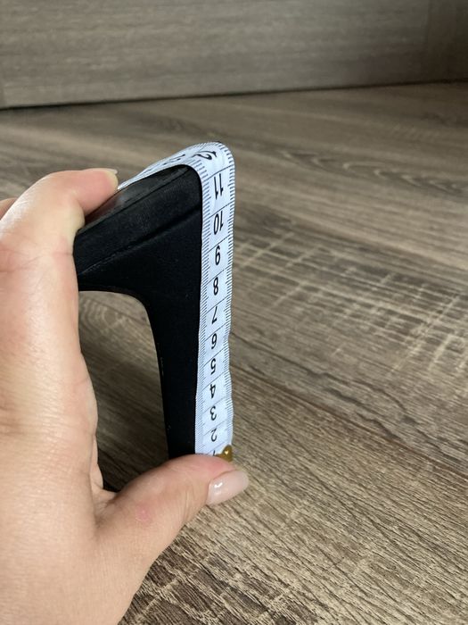 Босоніжки prettylittlething