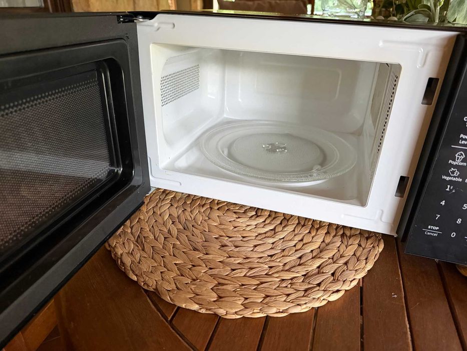 Kuchenka mikrofalowa Hisense H20MOBS3H