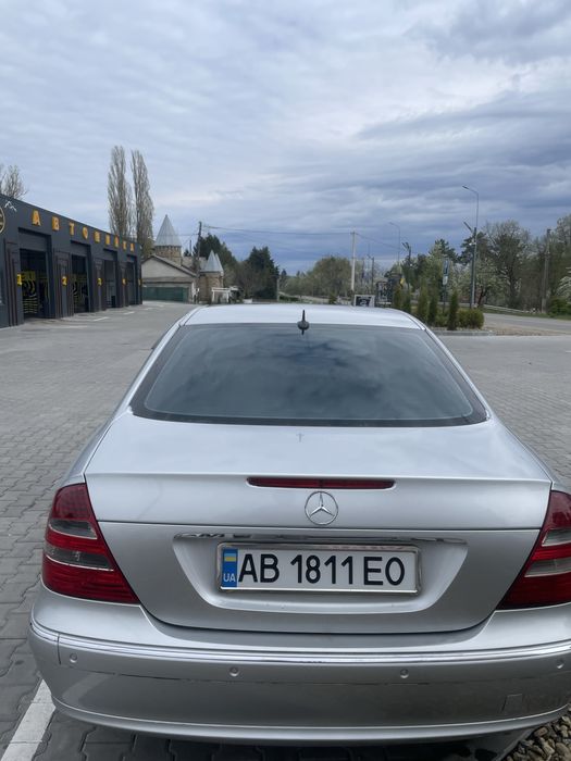 Mersedes-benz w211