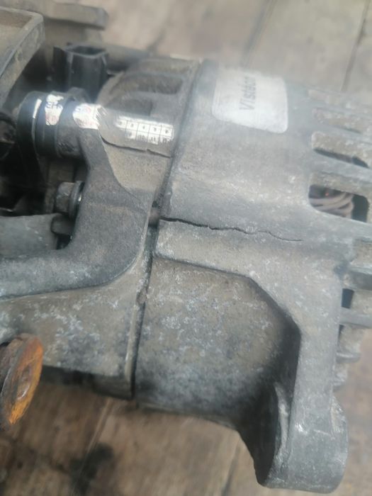 Генератор на форд конект на запчастини