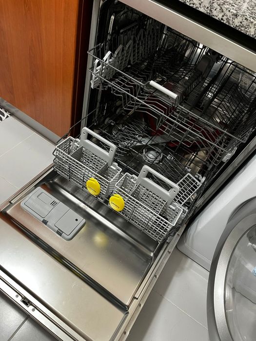 Máquina de lavar loiça Whirlpool