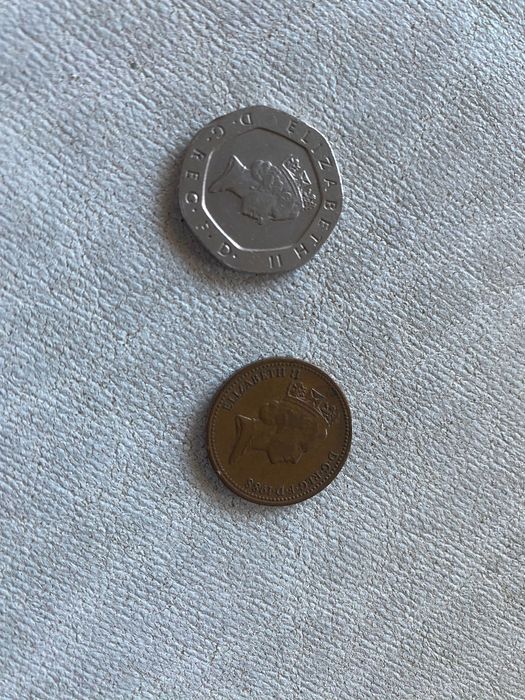 Moedas inglesas pence e penny