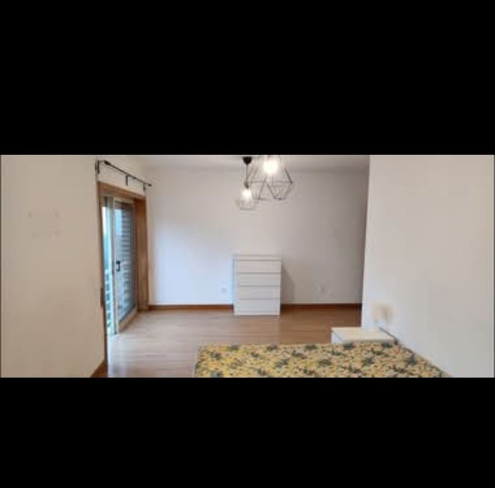 Alugo quarto feminino em vila nova de Famalicão