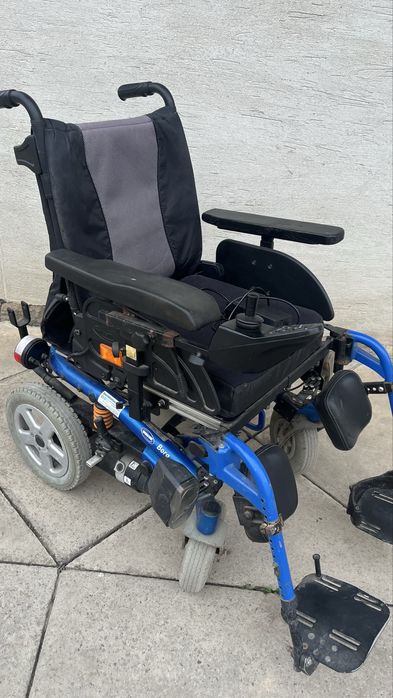 Крісло-колісне з електроприводом, BORA