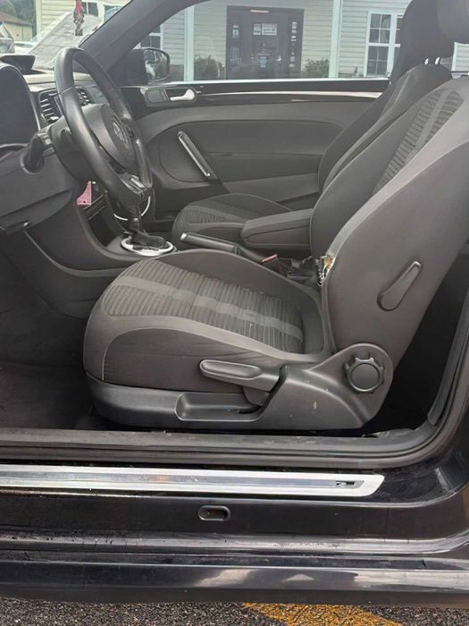 Volkswagen Beetle      2015