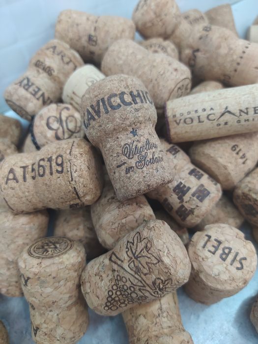 Пробки от вина и шампанского б/в