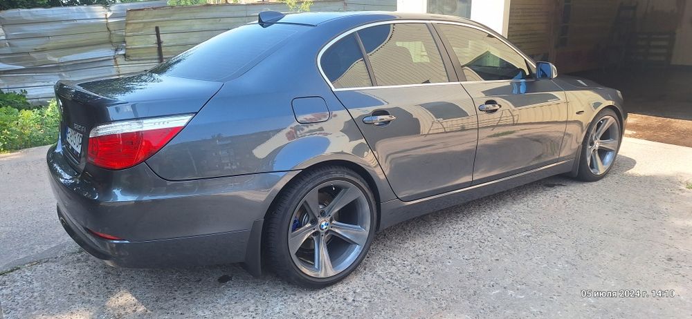 В продаже бмв е 60 523i 2007 год.