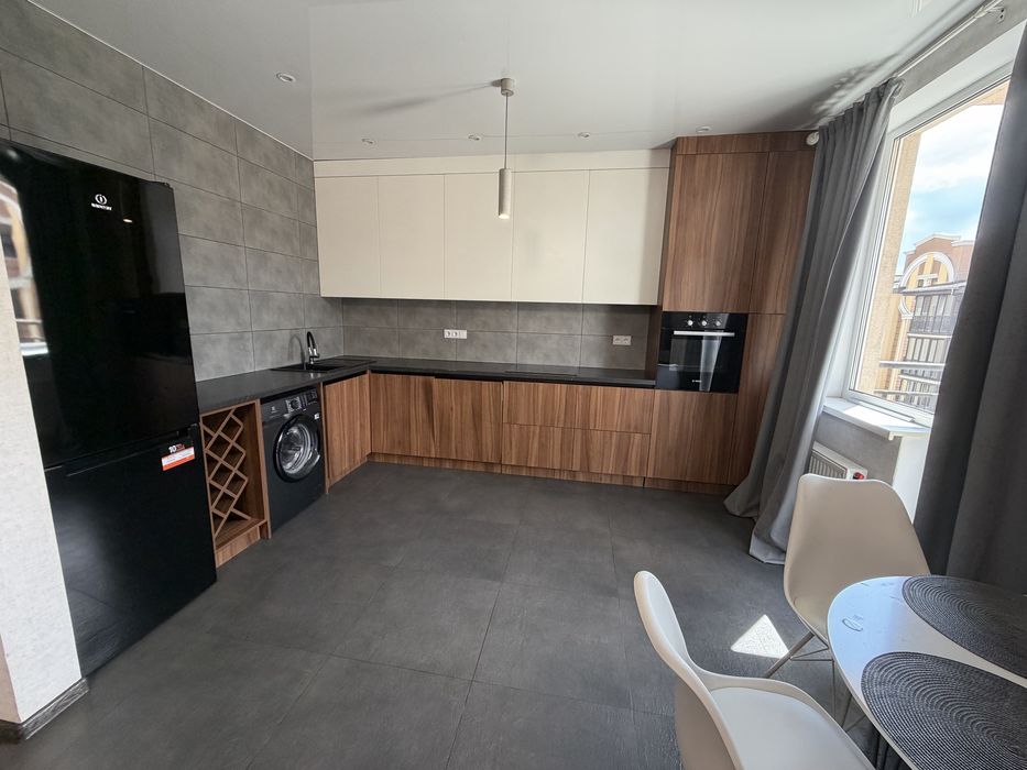 Продаж 3к , 2-х рівневої квартири в жк Кришталеві джерела.