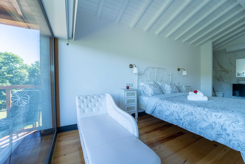 Cantinho da pedra Gerês,casa  piscina em armonia com a Natureza