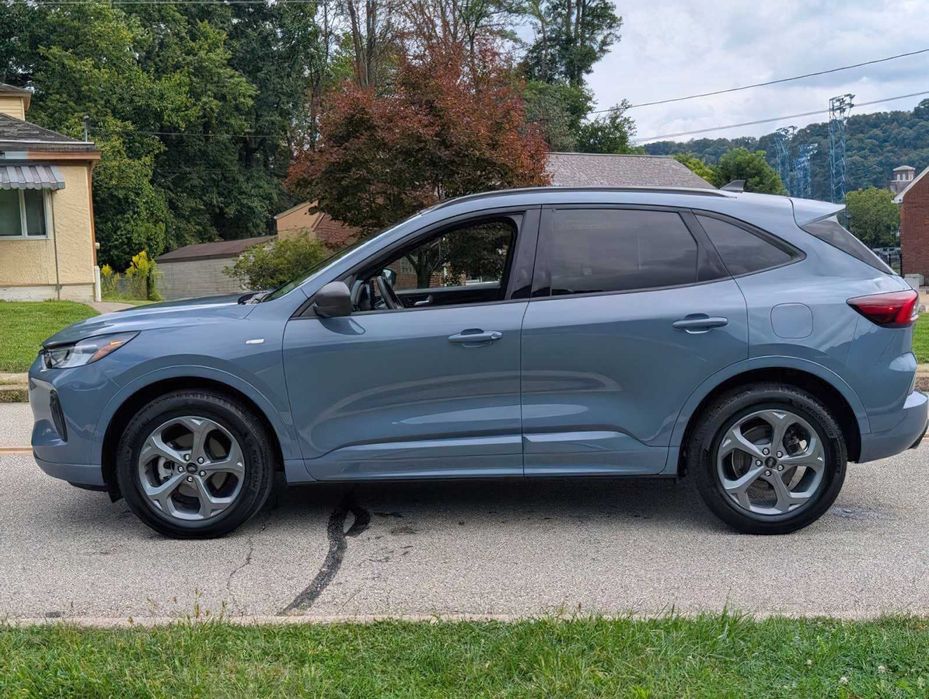 Ford Escape ST-Line      2024