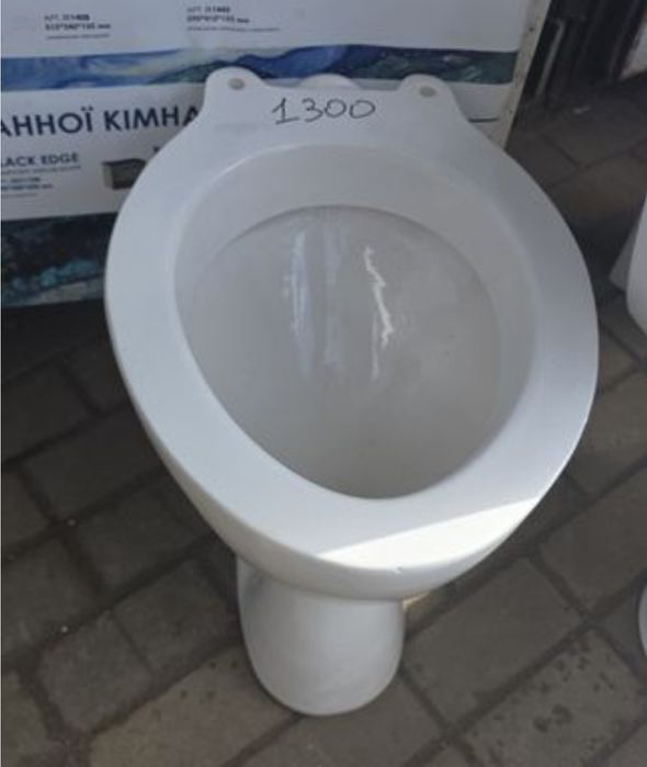 Унітаз Ушастик під навісний бачок