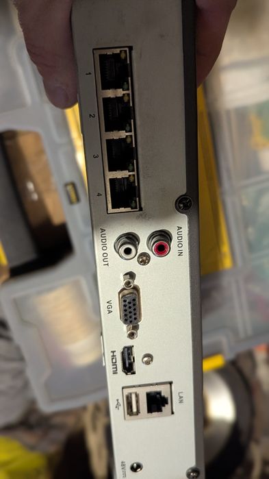 Відеореєстратор Hikvision DS-7604NI-K1/4P(B)
