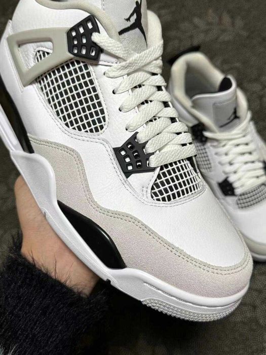 Jordan 4 Retro Military Black r.42