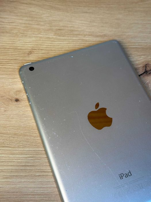 Tablet Apple iPad mini 3 generacji 16 GB bat: 92% + GW 3 msc