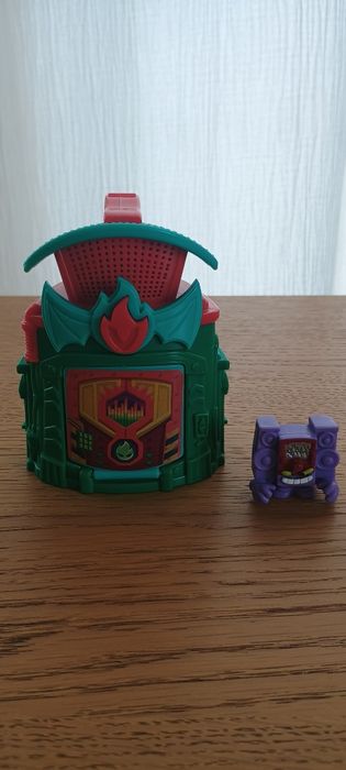 Baza Superzings+figurka