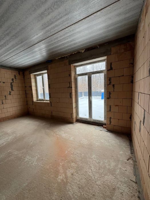 Дуплекс в Стоянці поруч з лісом . 4.5 сотки