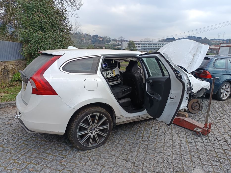 Peças volvo v60 D6 AWD híbrido