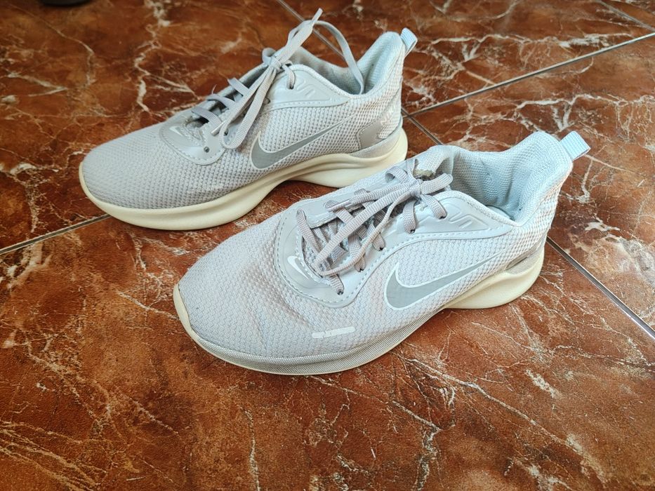 Кросівки Nike Juniper 39