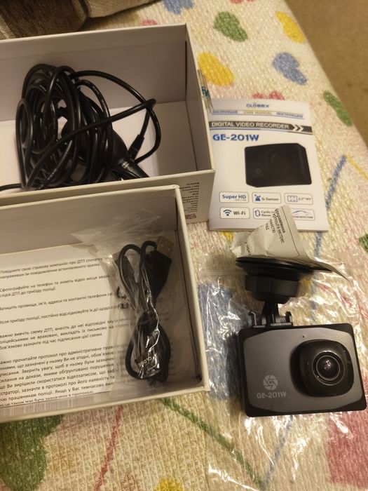 Відеореєстратор Globex GE-201W — це сучасний пристрій для запису дорож