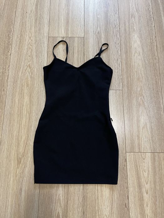 Блискуча сукня