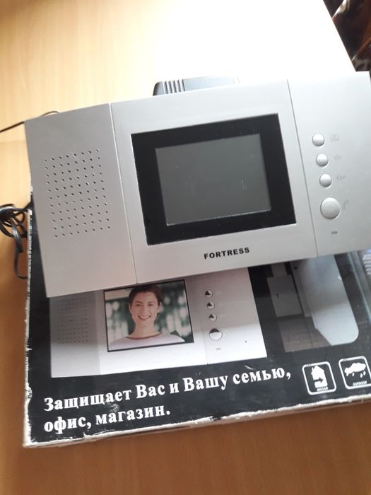 Продам цветной домофон Фортресс LCD VD 106C40.