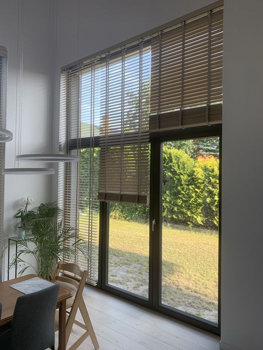 Żaluzje bambusowe, drewniane, aluminiowe, elektyczne