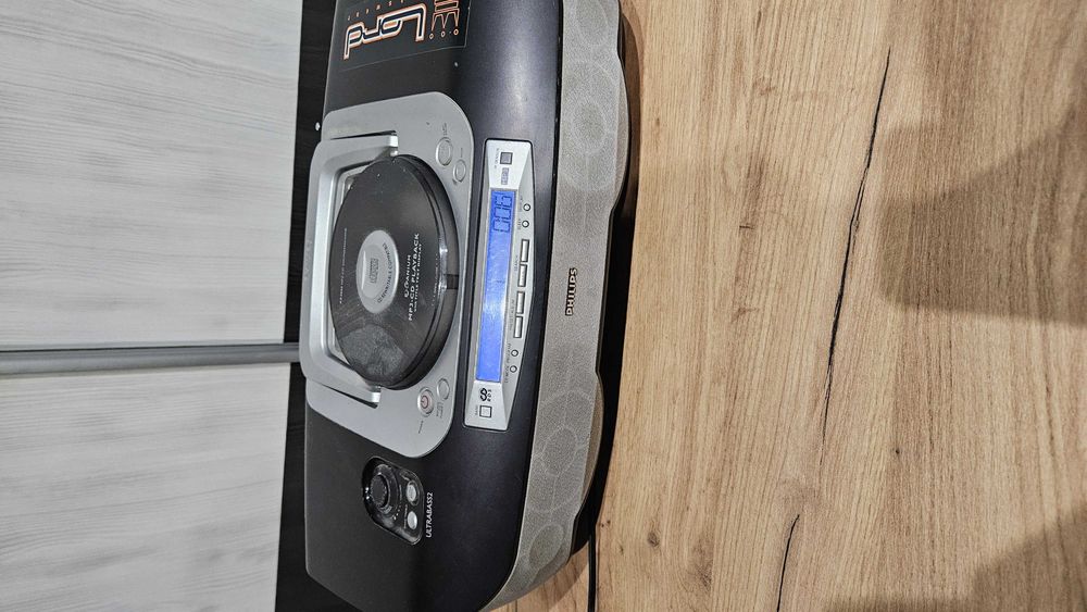 Boombox Philips AZ4000 + pilot - MP3