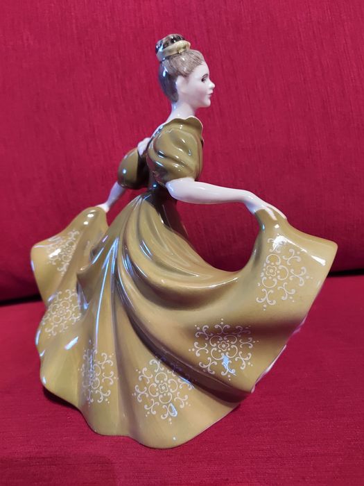 Royal Daulton porcelanowa figurka "Lynne"