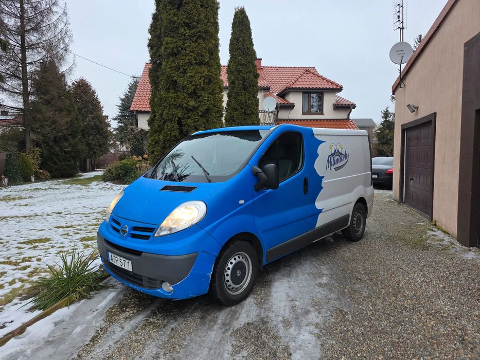 Renault trafic  2,0dci klima elektryka orginał przebieg bezwypadek