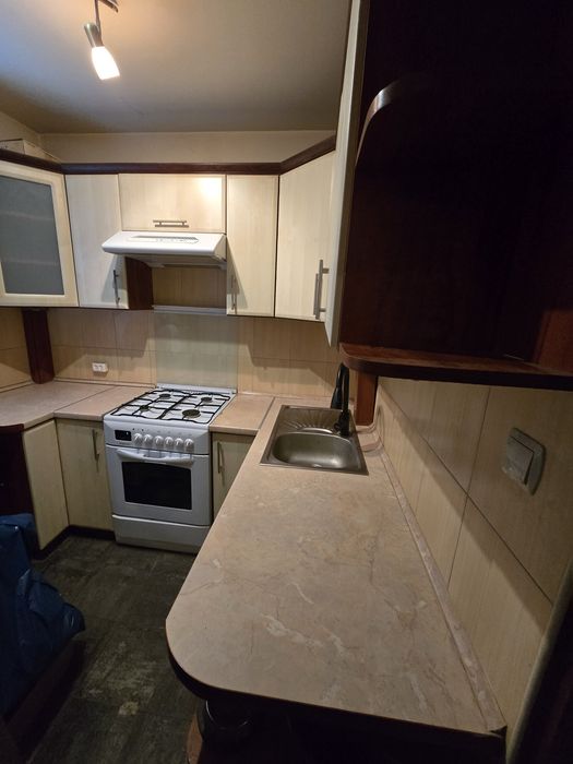 Sprzedam zestaw mebli i kuchenke