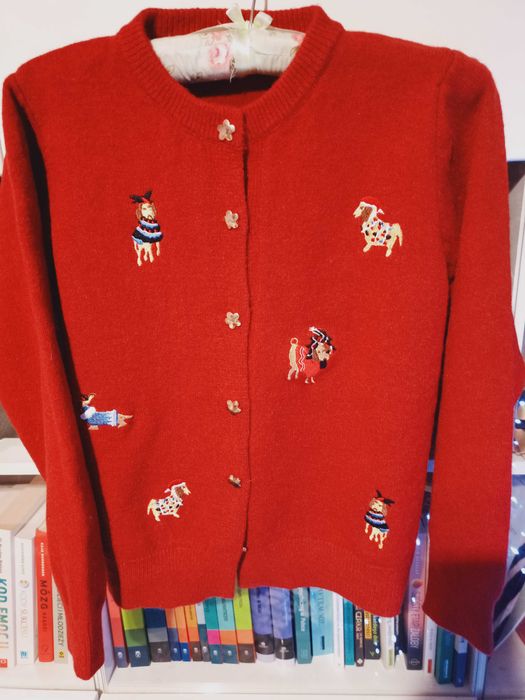 Sweter w pieski XS, S