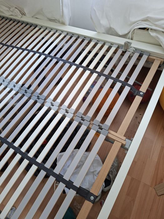 Cama Ikea Branca + estrado + colchao + capa lençol