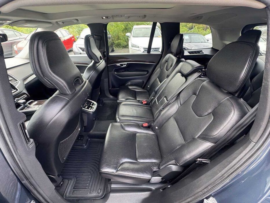 Volvo XC90      2019