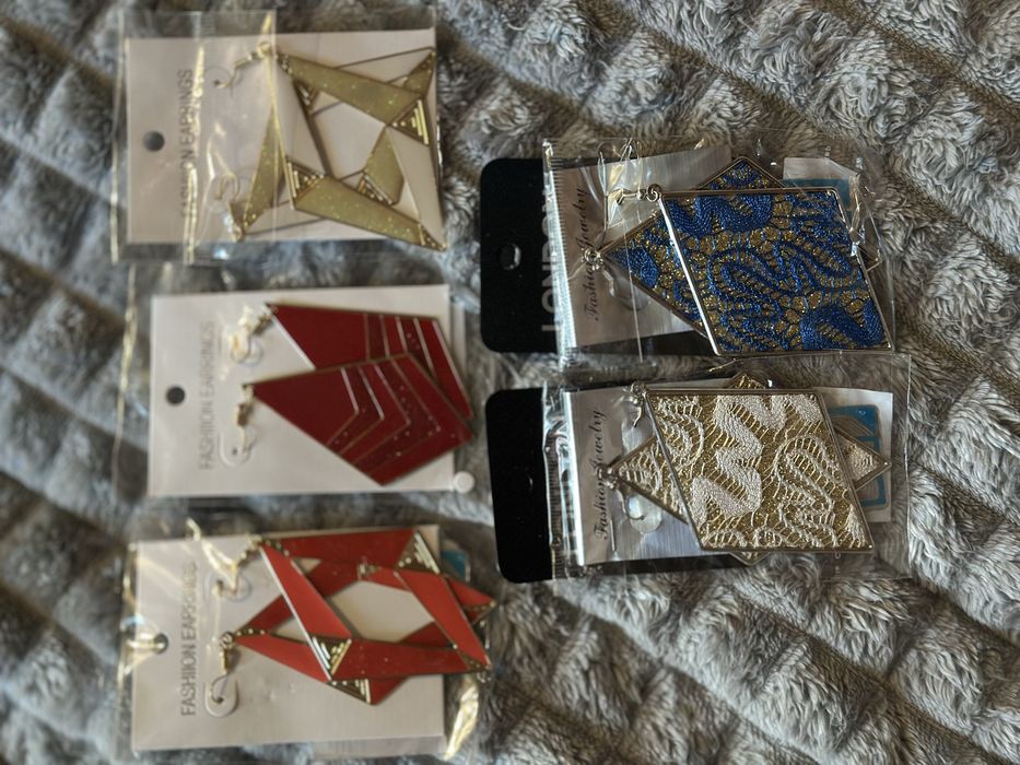 продам серги БИЖУТЕРИЯ!!!