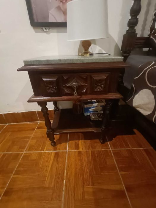 Mobília de Quarto em Madeira Maciça c/ Mármore – Venda em Separado ou Conjunto