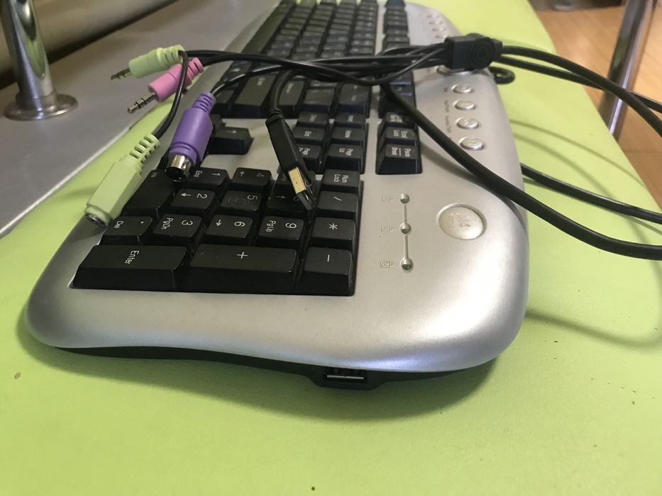 Продам клавиатур