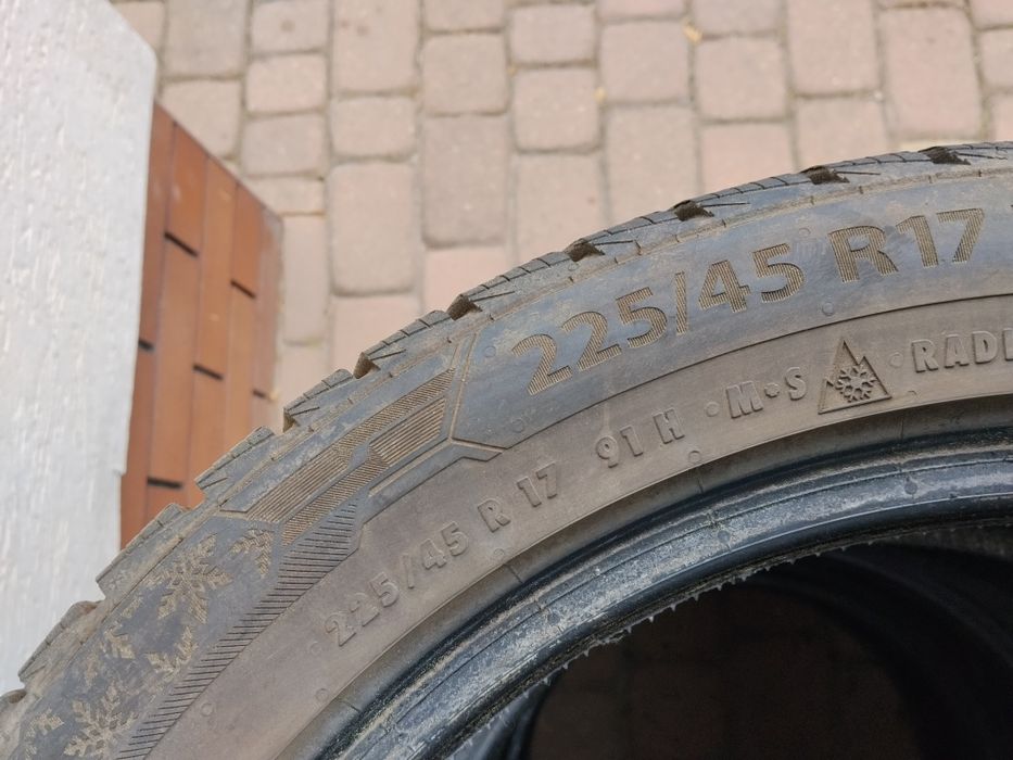 Barum 225/45 17 zimowe bardzo dobry stan